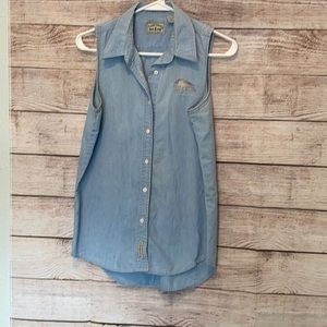 💜💜 Women’s Camp David Sleeveless Top Size S